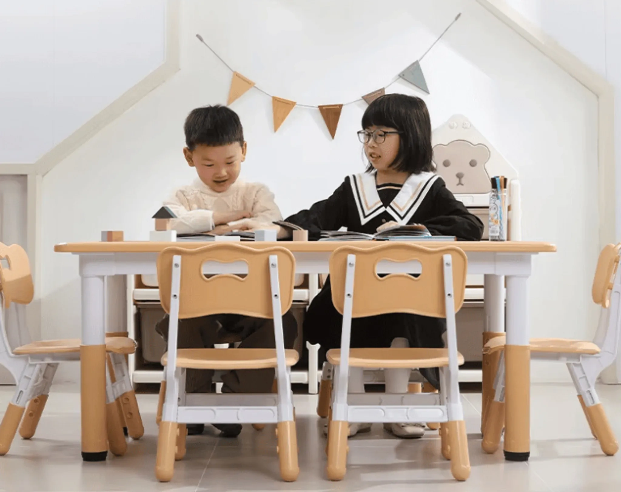 Kinderstuhl „Liyou“ – Blau, höhenverstellbar, Kunststoff